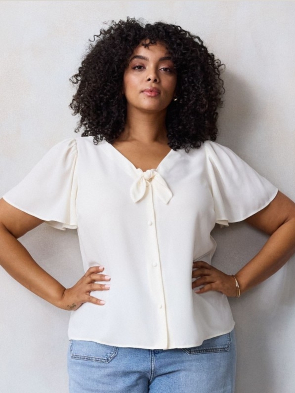 EUC LC Lauren Conrad Womens XL Cream Woven Tie Front Button Flutter Sleeve Top